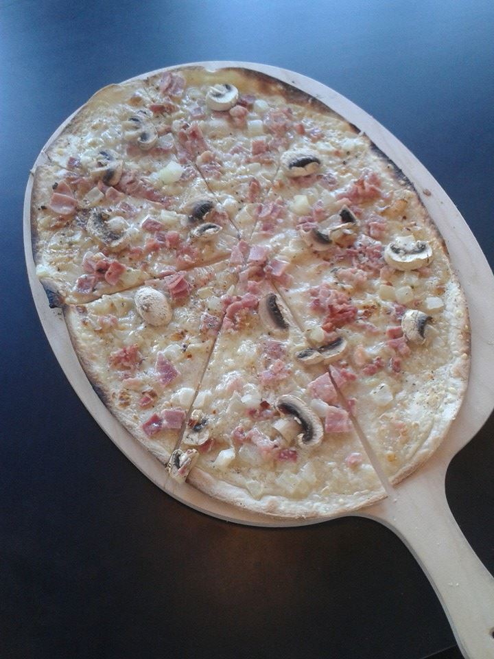 Spezialität: Flammkuchen , The Coffee Factory, Muhenstrasse 11, 5036 Oberentfelden, Bezirk Aarau, Aargau (AG), Schweiz
